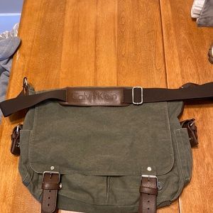 Calvin Klein Messenger Bag